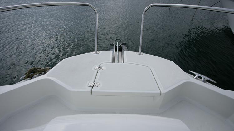 Safe and easy bow access with concealed location for optional windlass